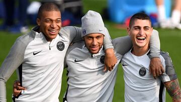 Mbapp&eacute;, Neymar y Marco Verratti, en un entrenamiento del PSG.