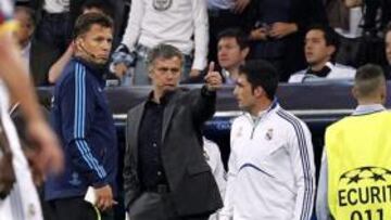 <b>BRONCA. </b>Mourinho se dirige el miércoles al árbitro Stark.