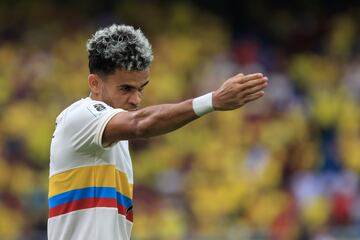 La Selección se impuso categóricamente 4-0 sobre Chile en el Metropolitano de Barranquilla. Triunfo en casa para la Tricolor gracias a los goles de Davinson Sánchez, Luis Díaz, Jhon Durán y Luis Sinisterra.