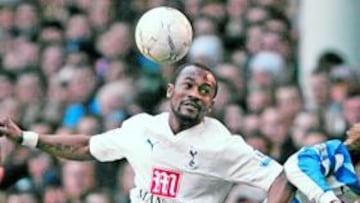 <b>DECIDIDO. </b>Zokora regresa a Inglaterra tras cumplir los compromisos con la selección de Costa de Marfil con la intención de presionar al Tottenham.