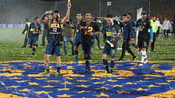 -FOTODELDIA- AME8361. MENDOZA (ARGENTINA), 02/05/2019.- Jugadores de Boca Juniors celebran su victoria ante Rosario Central durante la final de la Supercopa Argentina entre Boca Juniors, campeón de la Superliga de 2018, y Rosario Central, ganador de la Copa Argentina de ese mismo año, disputada este jueves en el estadio Malvinas Argentinas de la provincia de Mendoza (Argentina). EFE/Marcelo Ruiz