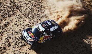 Carlos Sainz of Spain y Lucas Cruz.