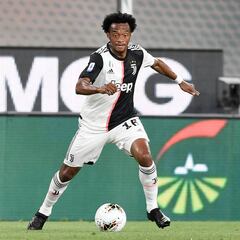 Juventus golea a Genoa, sigue líder y Cuadrado se destaca