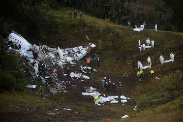 El accidente se produjo el 28 de noviembre de 2016, cuando el avión que transportaba a la delegación del Chapecoense a Medellín, donde debía jugar la final de la Copa Sudamericana ante el Atlético Nacional, se estrelló a pocos kilómetros del aeropuerto tras quedarse sin gasolina.