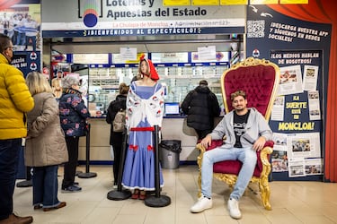 Joaquín Monroy, el ‘Rey de la Lotería’ dueño de ‘La Chulapa’ de Moncloa: “La energía que desprende este sitio va más allá de la matemática”