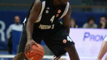 Milt Palacio ocupa el puesto del lesionado Singletary en el Caja Laboral