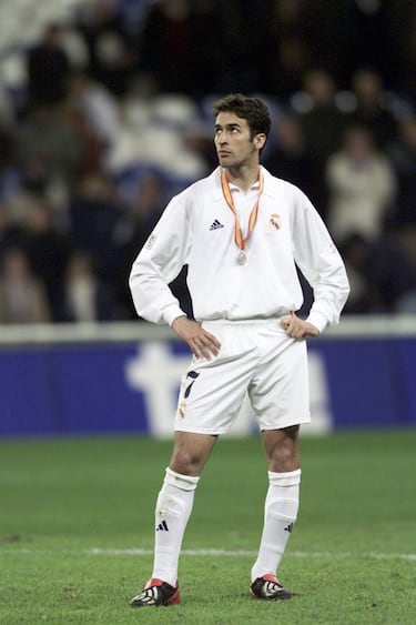 La Copa del Rey es el único título que no figura en su palmarés: jugó dos finales y perdió las dos: la primera, ante el Deportivo coruñés en el propio Bernabéu (2-1) y la segunda, dos años más tarde en Barcelona. El Zaragoza lo impidió en la prórroga (3-2)...