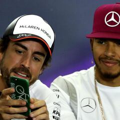 McLaren open to Hamilton return
