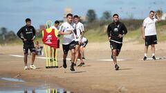 “No porque yo no sea considerado en Colo Colo, voy a hablar mal de Almirón... Seguiré peleando por un puesto”