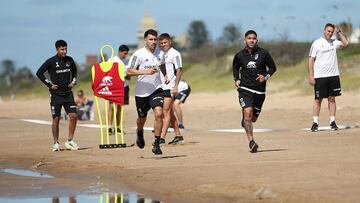 “No porque yo no sea considerado en Colo Colo, voy a hablar mal de Almirón... Seguiré peleando por un puesto”