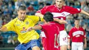 <b>VENTAJA AMARILLA. </b>El gol de Anderson encarriló la eliminatoria a favor de los de Pellegrini. Battaglia (en la imagen) brilló.