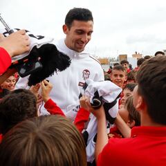Tárrega: “Quiero renovar con el Valencia; mi sueño es jugar aquí”