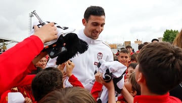 Tárrega: “Quiero renovar con el Valencia; mi sueño es jugar aquí”