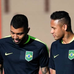Neymar le tapa la cara a Gabigol en una foto y los fans dicen que es por su hermana