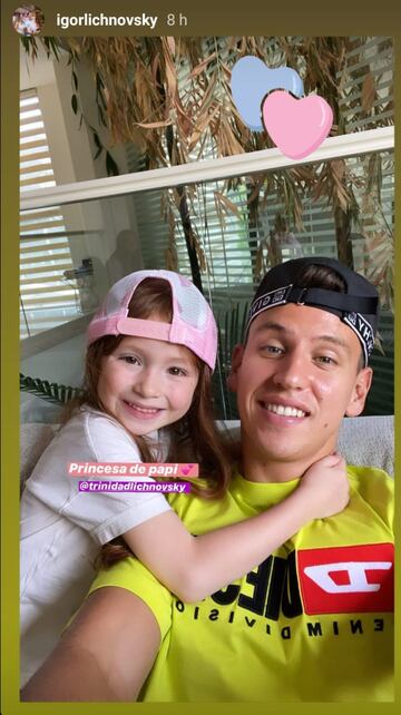 El zaguero de Cruz Azul compartió una foto con su hija y llamó a que la afición permanezca en casa.