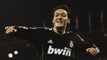 Mesut Özil se marchó al Arsenal en la temporada 13/14 tras tres temporadas en el Real Madrid.