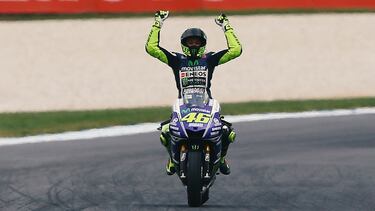 6 títulos en la categoría MotoGP (2002, 2003 con Honda; y 2004, 2005, 2008, 2009 con Yamaha).