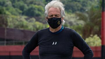 El técnico portugués, que llevó al equipo a ganar la Copa Libertadores y el Brasileirao en 2020, ha acordado con la directiva permanecer un año más.