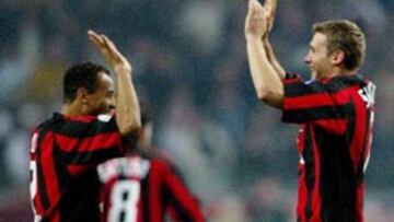 <b>YA ESTÁN EN JAPÓN</b>. Shevchenko y Cafú ya están en tierras niponas junto a sus compañeros.