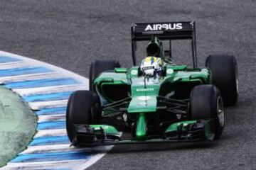 Marcus Ericsson piloto de Caterham con el nuevo CT05.