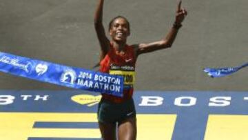 La keniana Rita Jeptoo, una de las mejores maratonianas del mundo, ganando el a&ntilde;o pasado en Boston. Afronta una pena de dos a&ntilde;os por dopaje, tras hab&eacute;rsele detectado EPO en la sangre. 