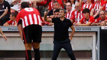 BILBAO, 04/09/2022.- El entrenador del Athletic, Ernesto Valverde, durante el partido de la cuarta jornada de Liga que disputan ante el Espanyol en el estadio San Mamés de Bilbao. EFE/ Miguel Toña