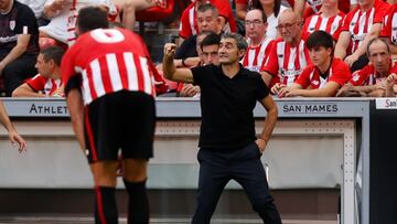 BILBAO, 04/09/2022.- El entrenador del Athletic, Ernesto Valverde, durante el partido de la cuarta jornada de Liga que disputan ante el Espanyol en el estadio San Mamés de Bilbao. EFE/ Miguel Toña
