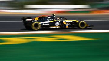 NORTHAMPTON, ENGLAND - JULY 07: Carlos Sainz of Spain driving the (55) Renault Sport Formula One Team RS18 on track during final practice for the Formula One Grand Prix of Great Britain at Silverstone on July 7, 2018 in Northampton, England. (Photo by Mark Thompson/Getty Images)