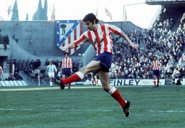 Para muchos ha sido el mejor 9 del Atlético a lo largo de su historia. José Eulogio Gárate jugó once años en el club madrileño y fue un referente. Disputó 327 partidos, con 137 goles, 12 en competición europea. También le faltó ganar la Copa de Europa en ese gran Atlético de principios de los años 70. Ganó seis títulos: tres Ligas, dos Copas y la Intercontinental.