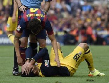 Diego Costa cae lesionado. 