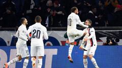 Paris Saint-Germain&#039;s Spanish midfielder Pablo Sarabia (C) celebrates with Paris Saint-Germain&#039;s Brazilian forward Neymar (C), Paris Saint-Germain&#039;s Argentine forward Mauro Icardi (L) and Paris Saint-Germain&#039;s French defender Layvin Ku