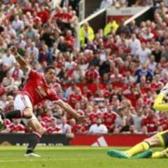 Chicharito jugó 25 minutos en el empate del Manchester United