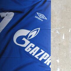 Schalke 04 remove Russian shirt sponsor