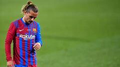 Barcelona&#039;s French midfielder Antoine Griezmann reacts during the 56th Joan Gamper Trophy friendly football match between Barcelona and Juventus at the Johan Cruyff Stadium in Sant Joan Despi near Barcelona on August 8, 2021. (Photo by Pau BARRENA / 