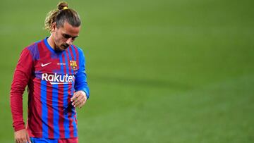 Barcelona's French midfielder Antoine Griezmann reacts during the 56th Joan Gamper Trophy friendly football match between Barcelona and Juventus at the Johan Cruyff Stadium in Sant Joan Despi near Barcelona on August 8, 2021. (Photo by Pau BARRENA /