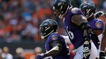 CINCINNATI, OH - SEPTEMBER 10: Terrell Suggs #55 of the Baltimore Ravens celebrates after sacking Andy Dalton #14 of the Cincinnati Bengals during the fourth quarter at Paul Brown Stadium on September 10, 2017 in Cincinnati, Ohio.   Michael Reaves/Getty Images/AFP
 == FOR NEWSPAPERS, INTERNET, TELCOS &amp; TELEVISION USE ONLY ==