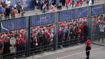 Lío en la entrada de Saint-Denis con los aficionados del Liverpool.