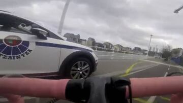 Lo de este policía es de traca: ojo la bronca que tiene con un ciclista y su recomendación