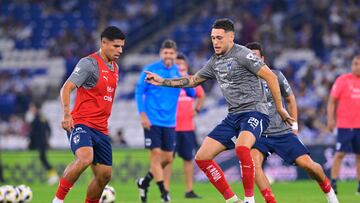 Victor Guzman and Lucas Ocampos of Monterrey during the 17th round match between Monterrey and Leon as part of the Liga BBVA MX, Torneo Apertura 2024 at BBVA Bancomer Stadium on November 10, 2024 in Monterrey, Nuevo Leon, Mexico.