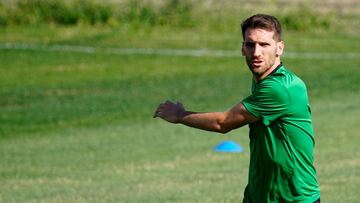 Fausto Tienza, en un entrenamiento del Racing.