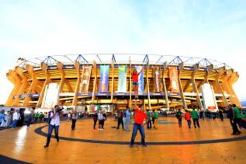 El color de los aficionados en el Estadio Azteca