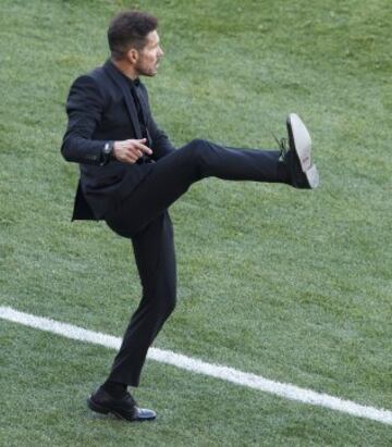 Así fue la intensa pasión de Simeone en la banda ante el Sevilla