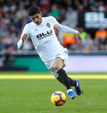 Fitness issues have prevented Guedes from replicating the form he showed last season, finally leading him to have groin surgery in Oporto in December - an operation that will sideline him for six to eight weeks, it has been confirmed.