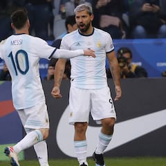 El error defensivo de Chile que permitió el gol de Sergio Agüero