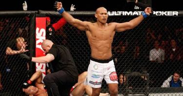 Demetrious Johnson, a la caza del récord de Anderson Silva