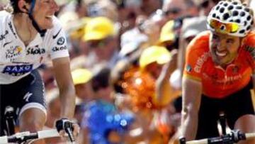 Andy le gana a Contador la primera batalla en la montaña