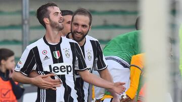 Pjanic celebra su gol ante el Chievo.