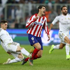 Fede Valverde's red card foul on Morata: images