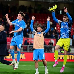 El Nápoles sigue al acecho del líder