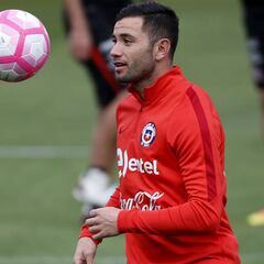 Eugenio Mena: "Apunto a estar en la Copa América de Brasil"